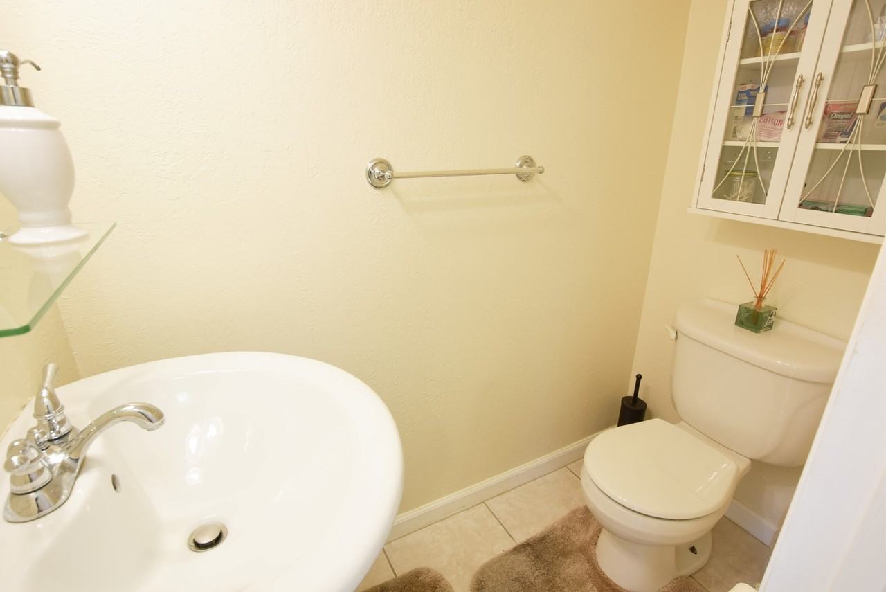 1802 Schweppes Court - Photo 7 of 9