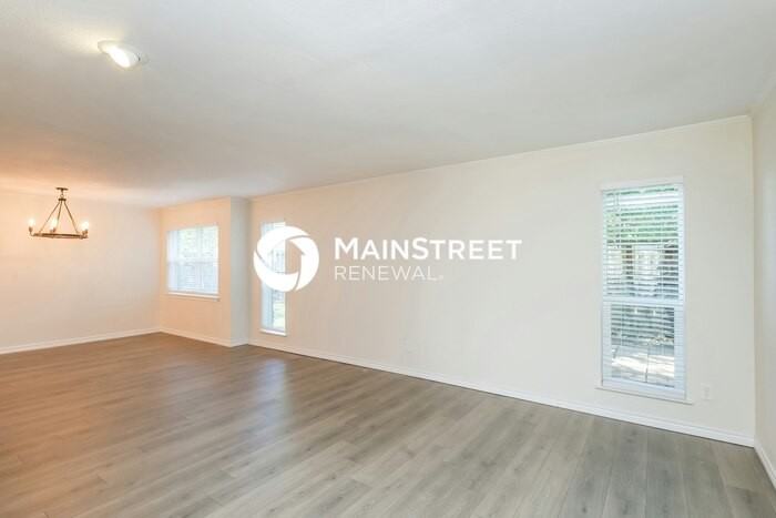 15525 Earlport Cir - Photo 5 of 17