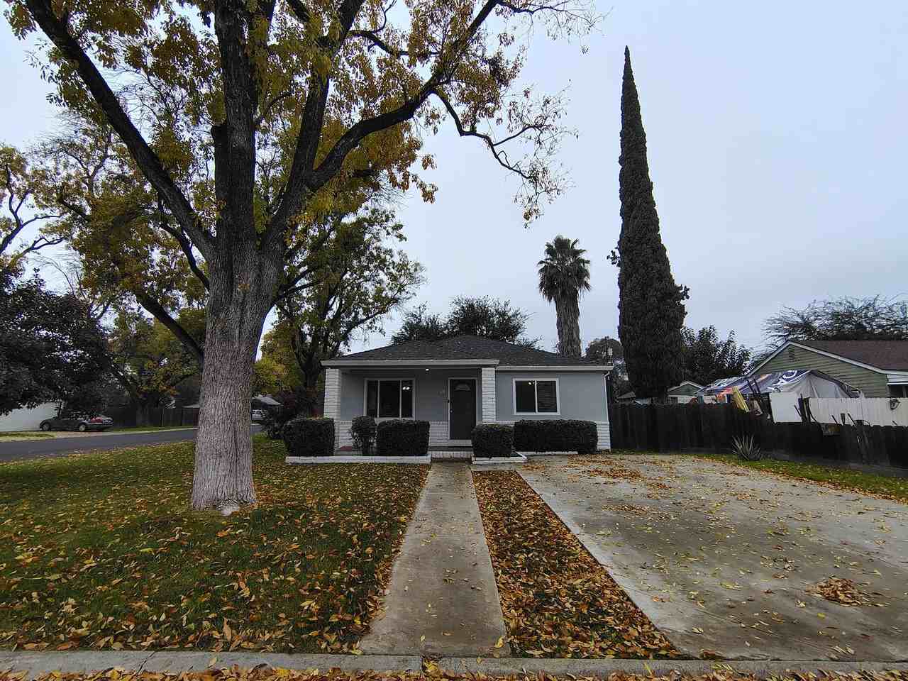 301 Camellia Way - Photo 2 of 24