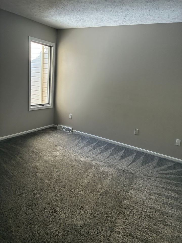 2818 Sand Run Pkwy - Photo 2 of 11