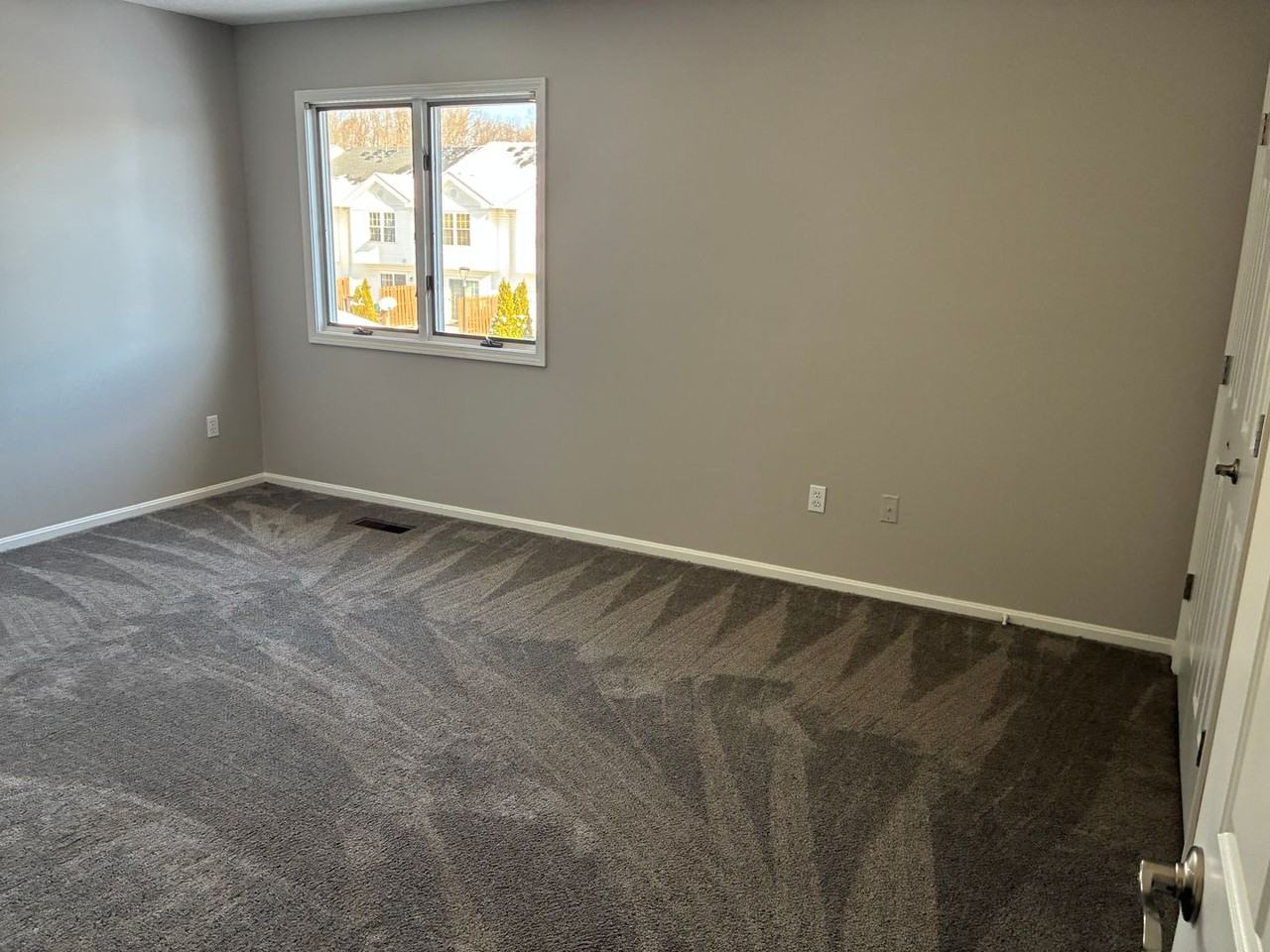 2818 Sand Run Pkwy - Photo 4 of 11