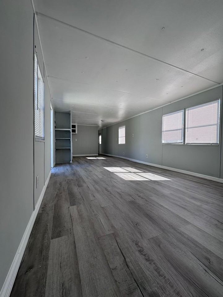 28065 Freewalt Street #14MH - Photo 5 of 12