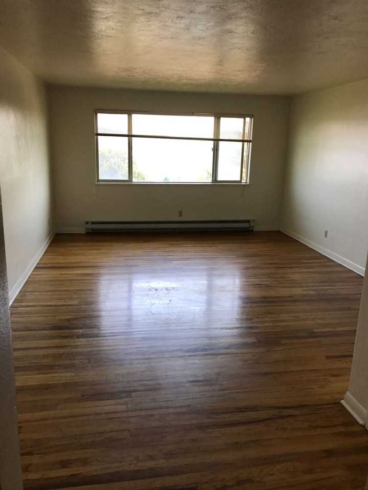 Hillcrest - Photo 5 of 10