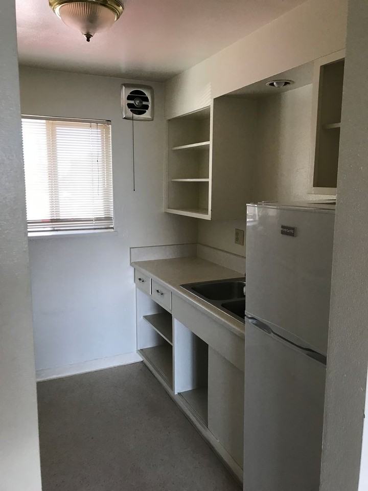 Hillcrest - Photo 7 of 10