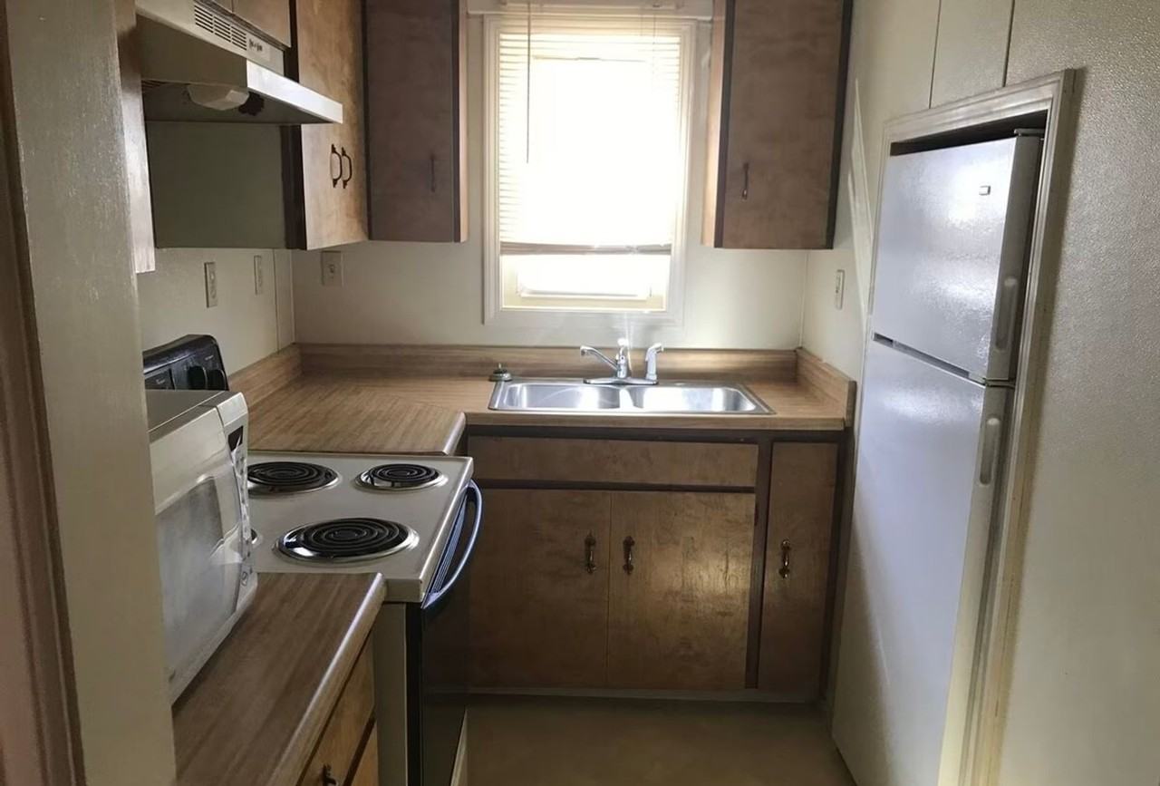 1950 West H Street - Photo 3 of 6