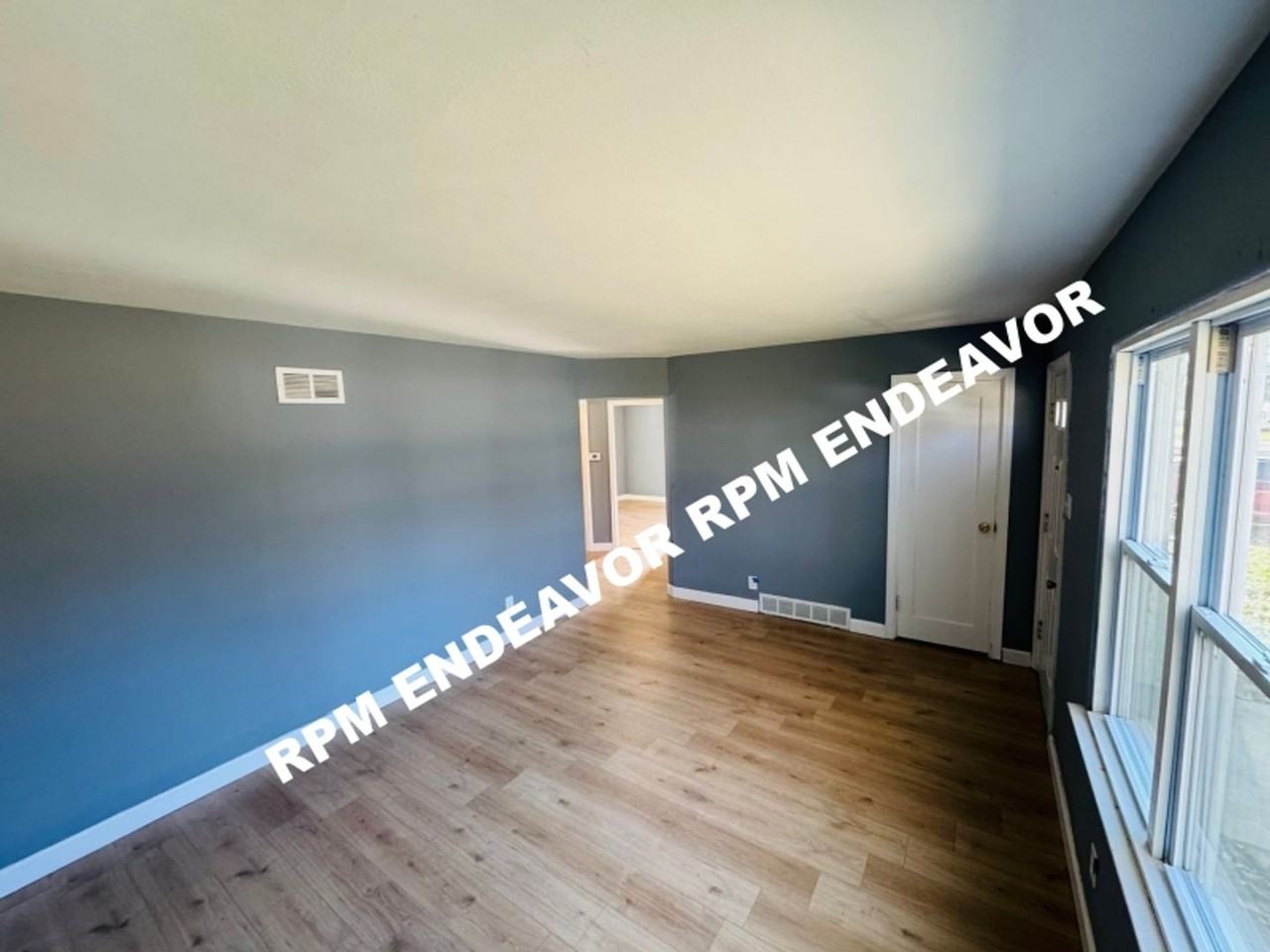 9826 Dennis Drive - Photo 3 of 15