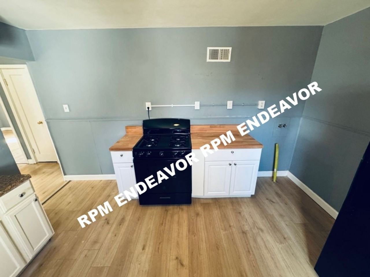 9826 Dennis Drive - Photo 5 of 15