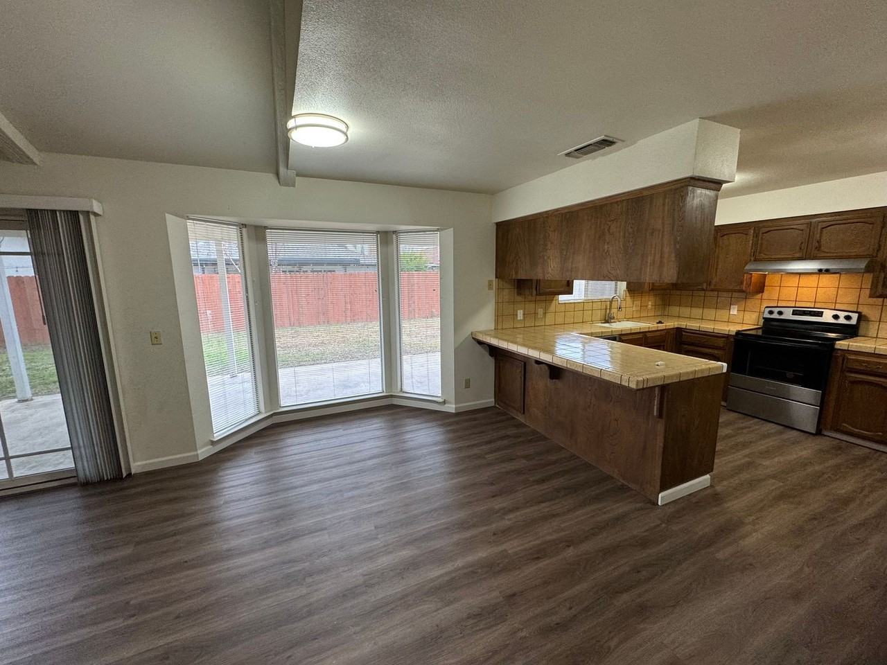 721 East Ann Drive - Photo 3 of 7