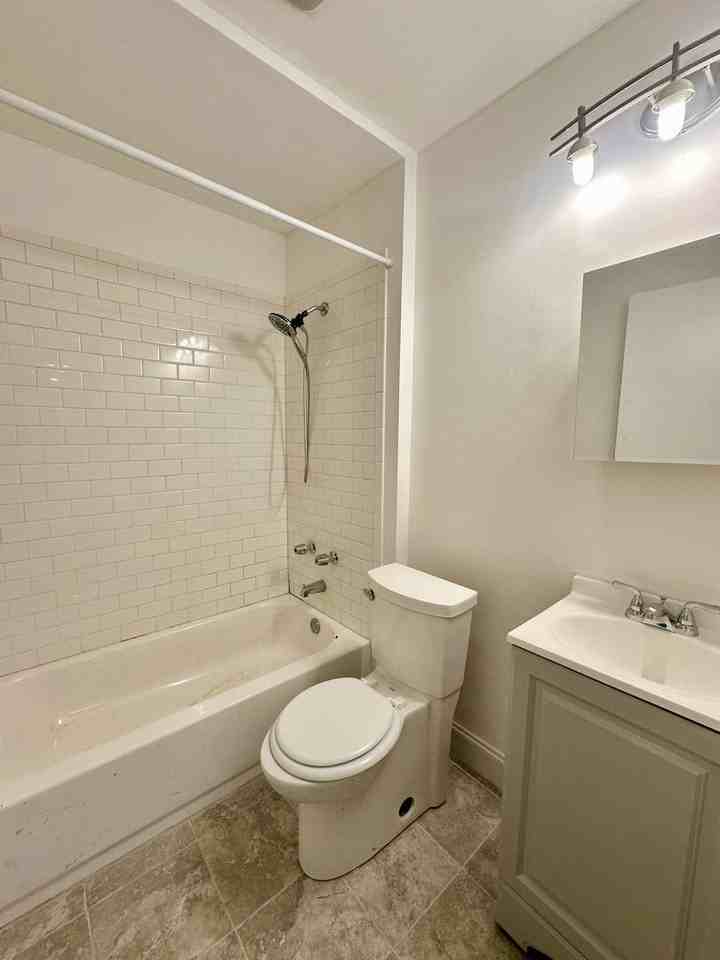 6304B Thunderbird Dr - Photo 7 of 13