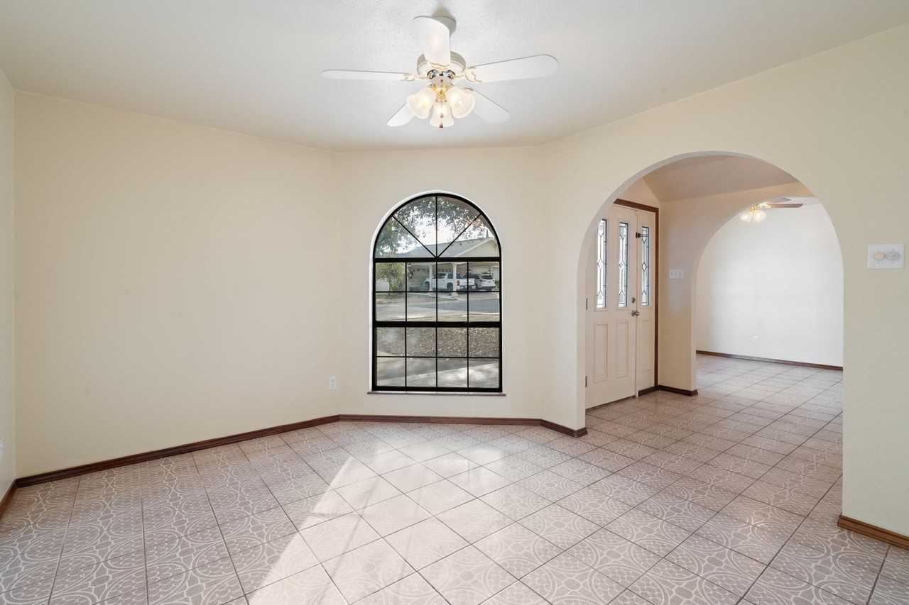 104 Virgie St - Photo 6 of 24