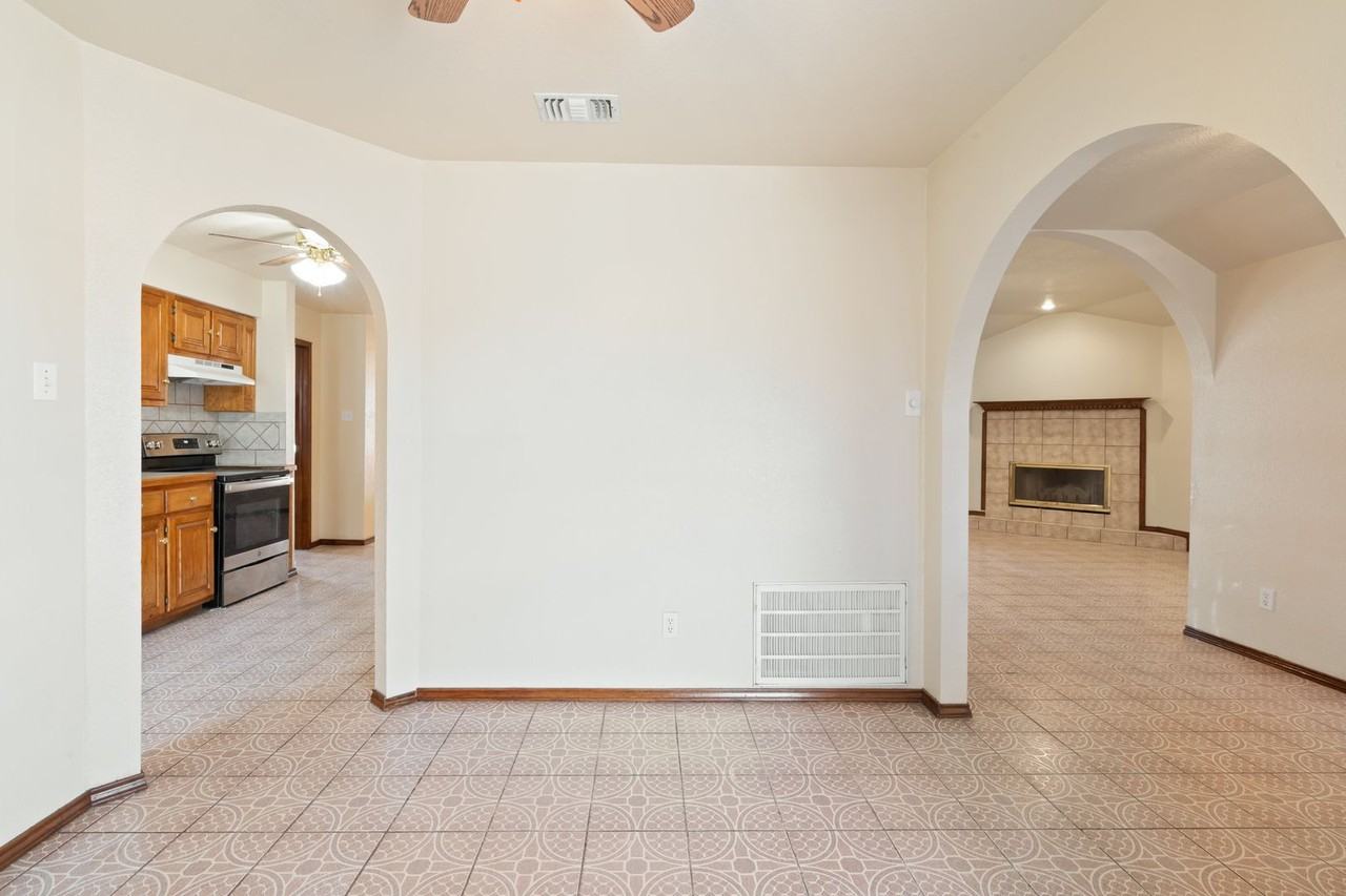 104 Virgie St - Photo 7 of 24