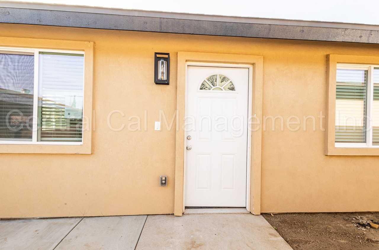 541 Walker Street - Photo 2 of 17