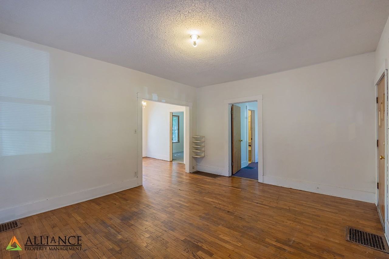 512 Denison Avenue - Photo 4 of 26