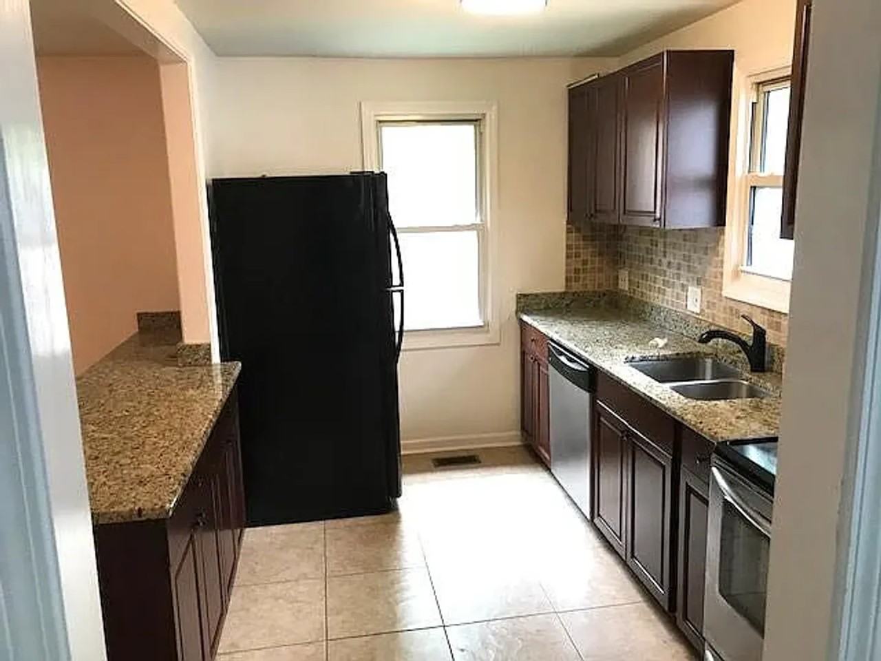 3727 Elkins Avenue - Photo 3 of 7