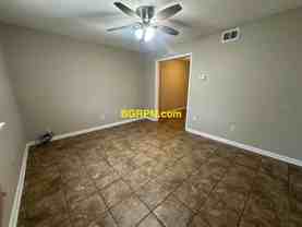 1012 W Myrtle - Photo 1 of 1