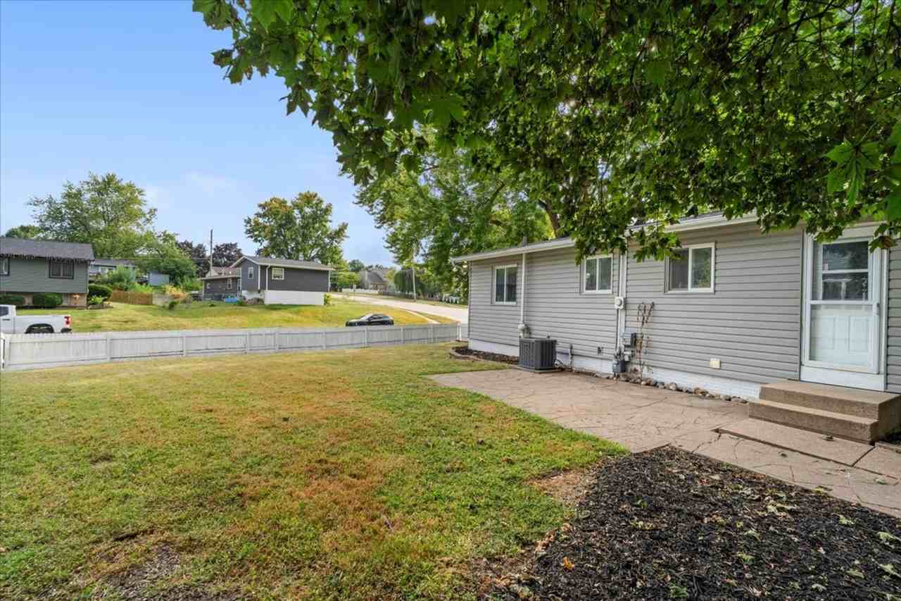 4153 Greenbrier Drive - Photo 4 of 36