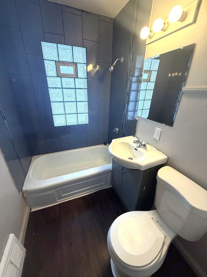 5668 N 70th St - Photo 2 of 10