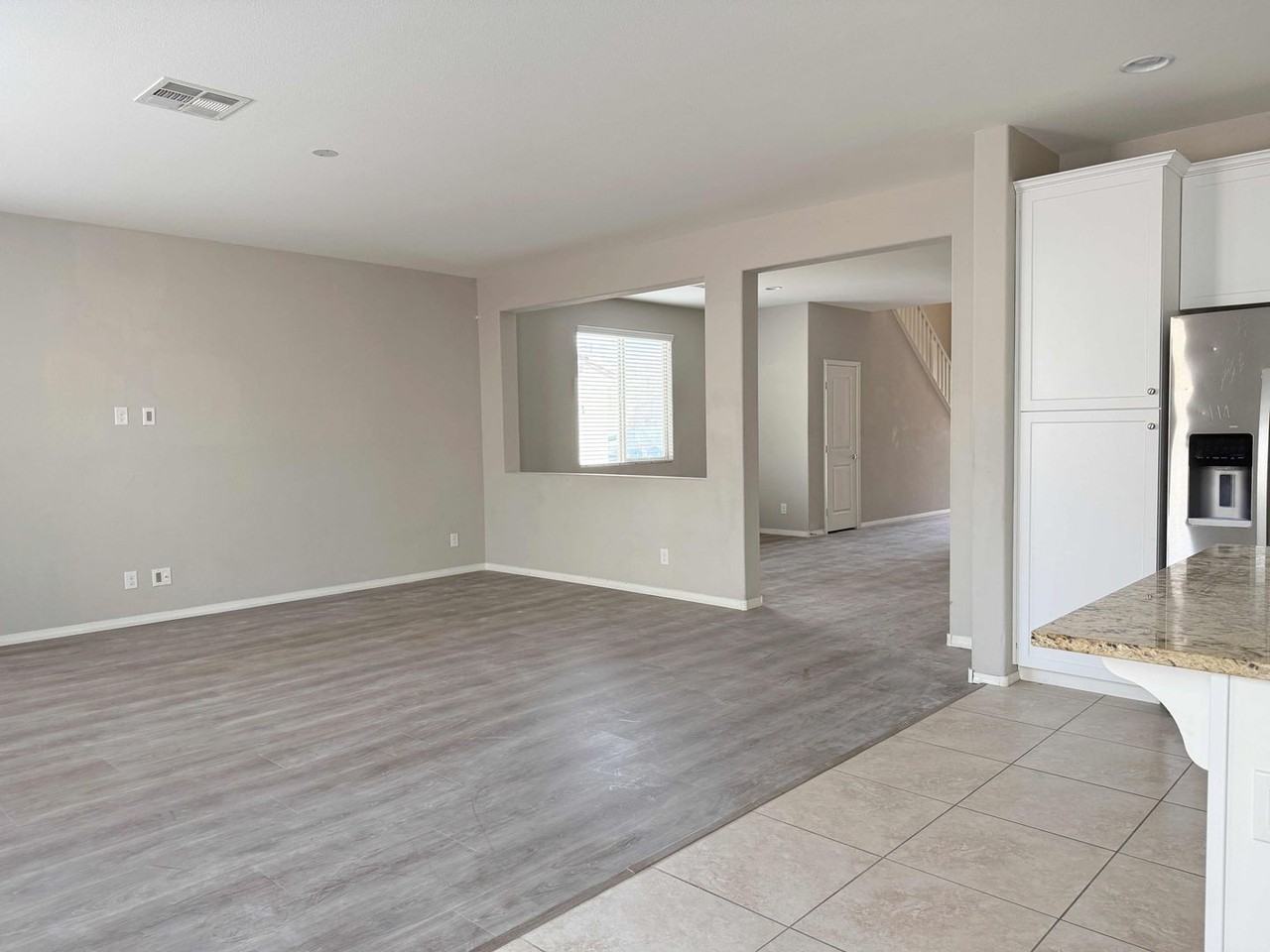 7399 Amesbury St - Photo 2 of 11