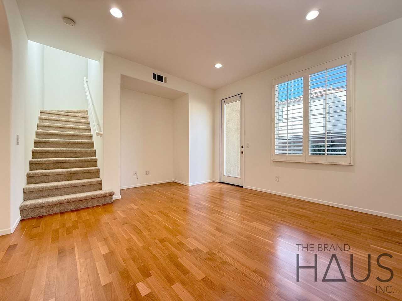 56 Alevera St - Photo 4 of 34