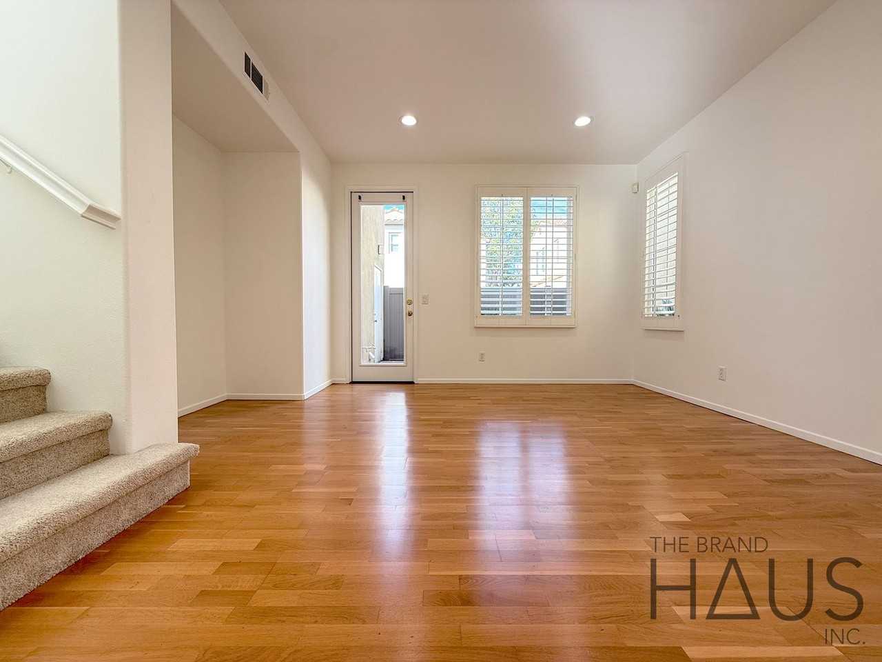 56 Alevera St - Photo 5 of 34