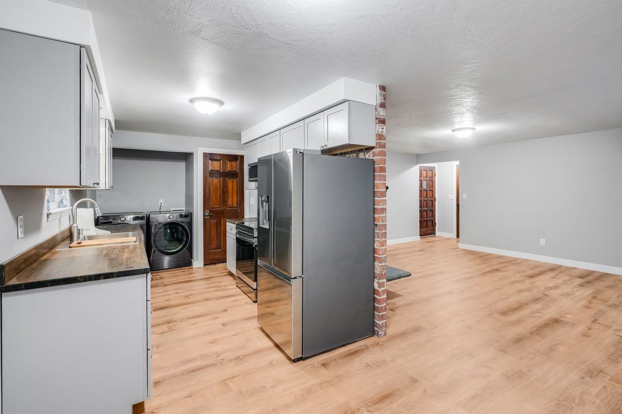 8073 Se Rofini Ct - Photo 3 of 12