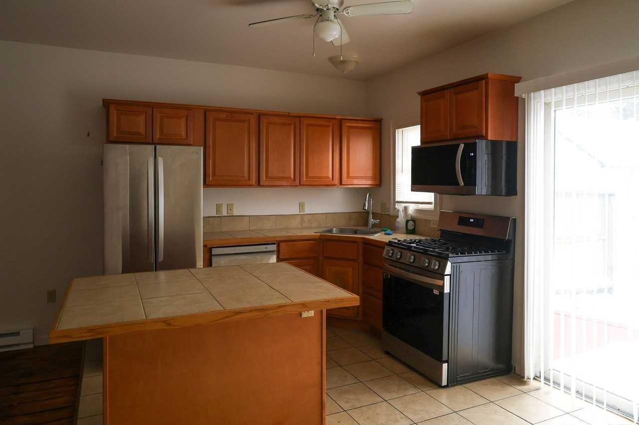 123 Franklin Street - Photo 7 of 12