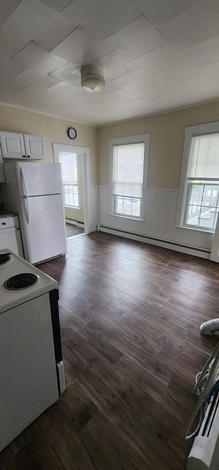 51 Green St - Photo 3 of 6