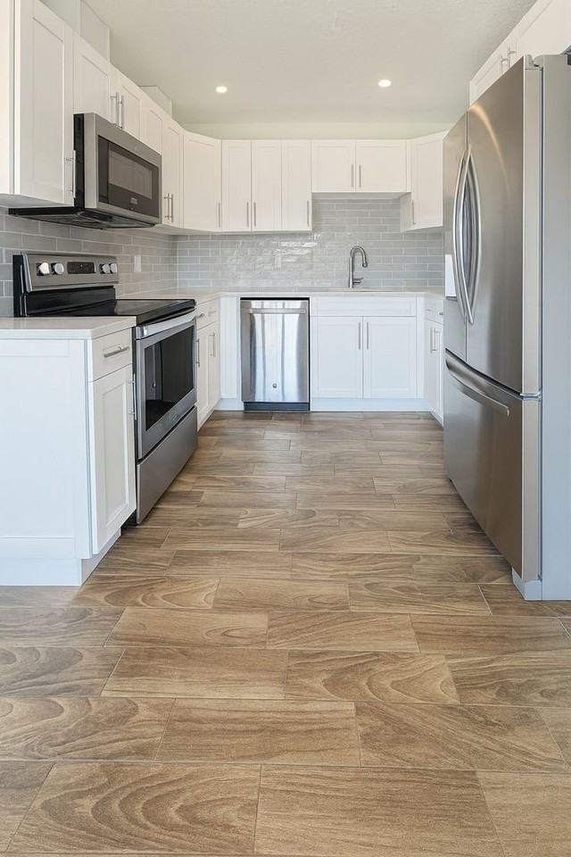 1458 Alwynne Dr - Photo 3 of 35