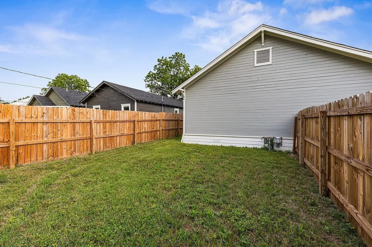 1808-10 Windsor Avenue - Photo 3 of 12