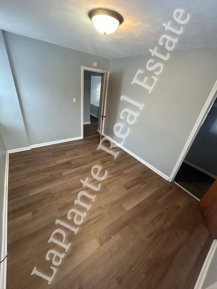 4301 Vermaas Ave - Photo 5 of 16