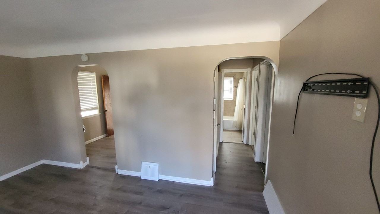 726 E Parkway Ave - Photo 2 of 27