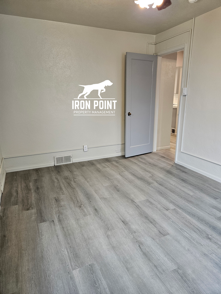 324 Dearborn St - Photo 4 of 32