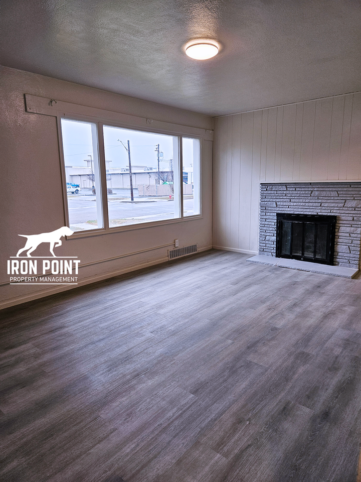 324 Dearborn St - Photo 7 of 32