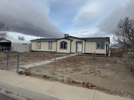 featured image of 1724 Stoneridge Drive