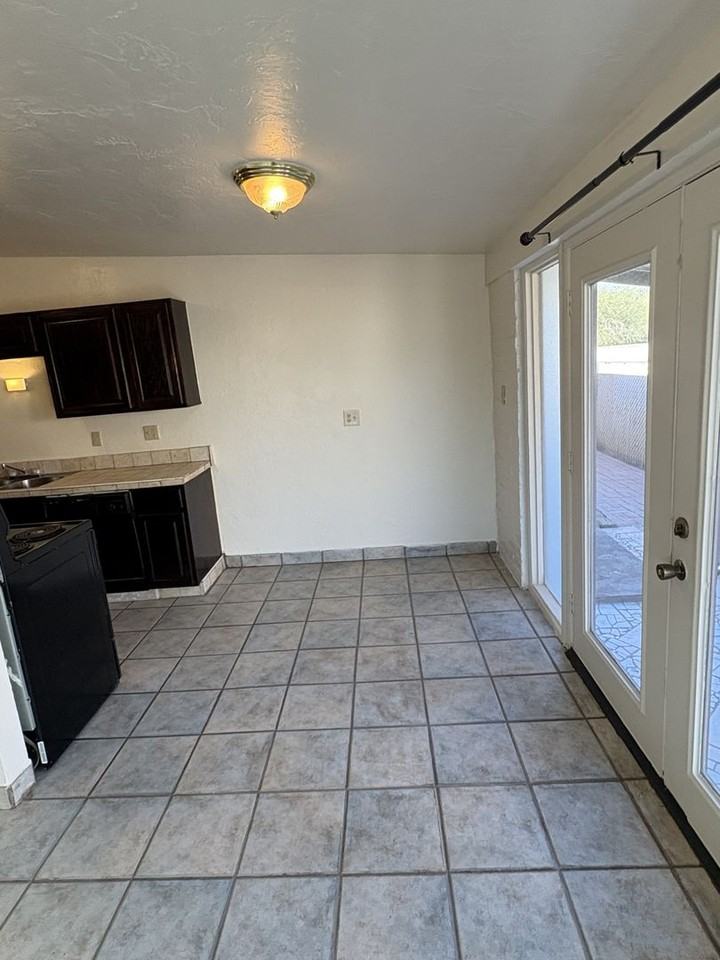 4861 E Lester Pl #1 - Photo 7 of 36