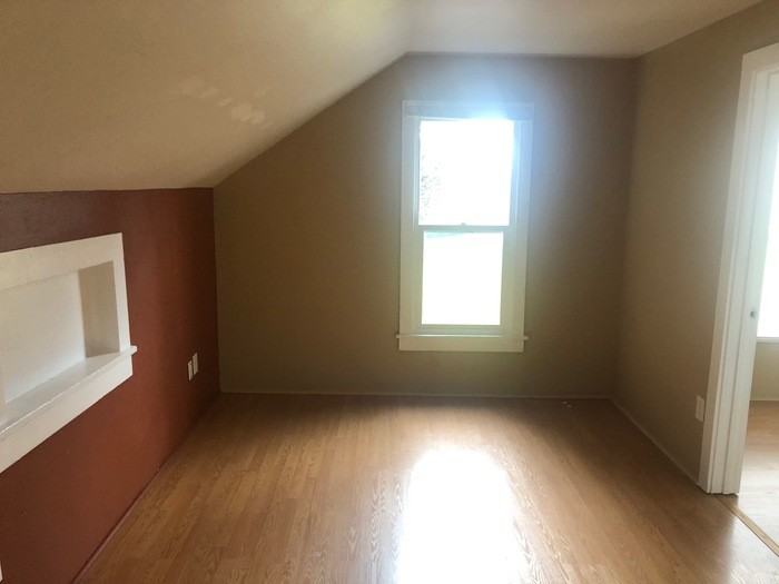 230 Se Everett St #3 - Photo 4 of 6