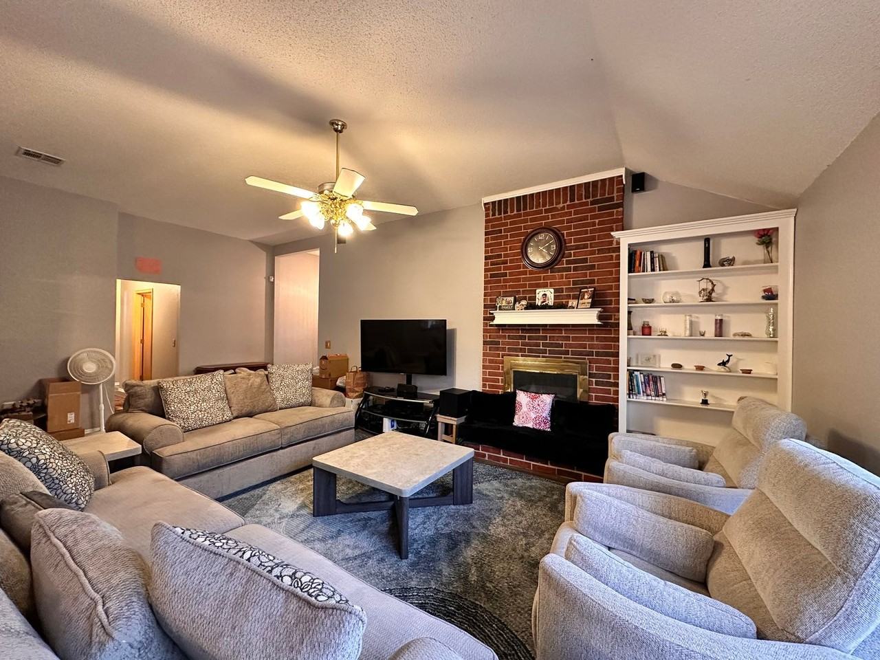 17316 Valley Crst - Photo 4 of 33