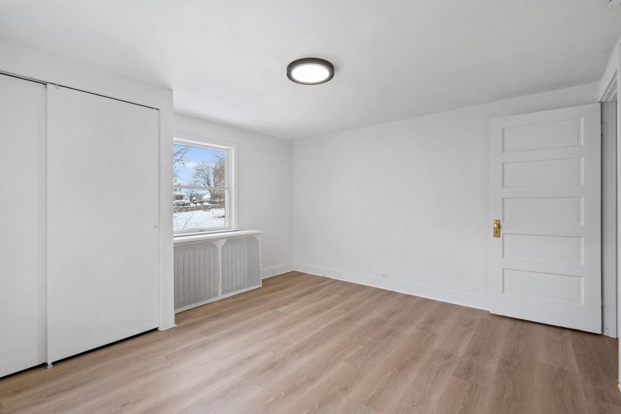 206 Wallace Ave - Photo 3 of 28