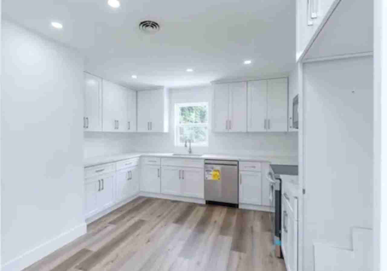 520 Delaware Ave #2 - Photo 3 of 15