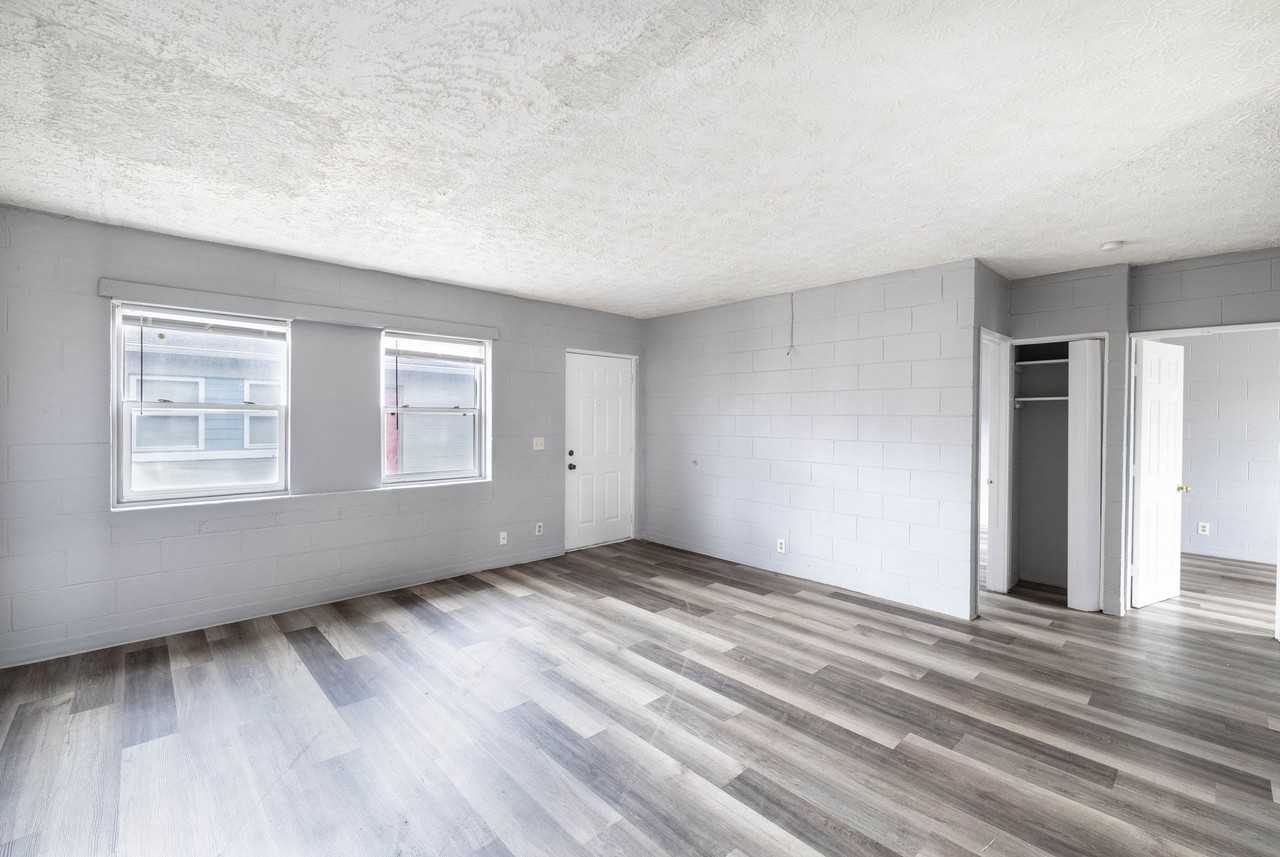 1254 W 23rd St - Photo 5 of 24