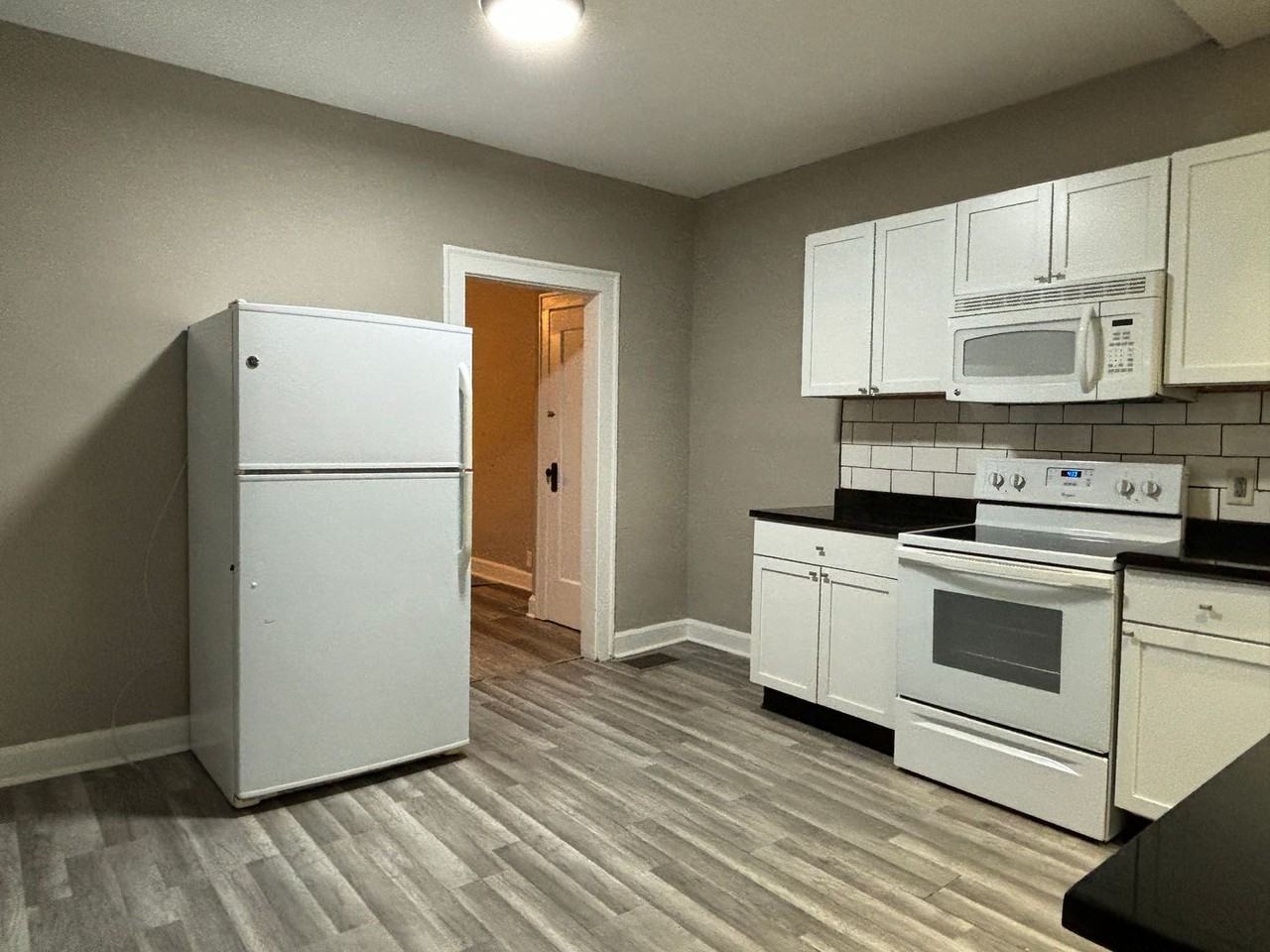 4246 Graceland Avenue - Photo 7 of 20