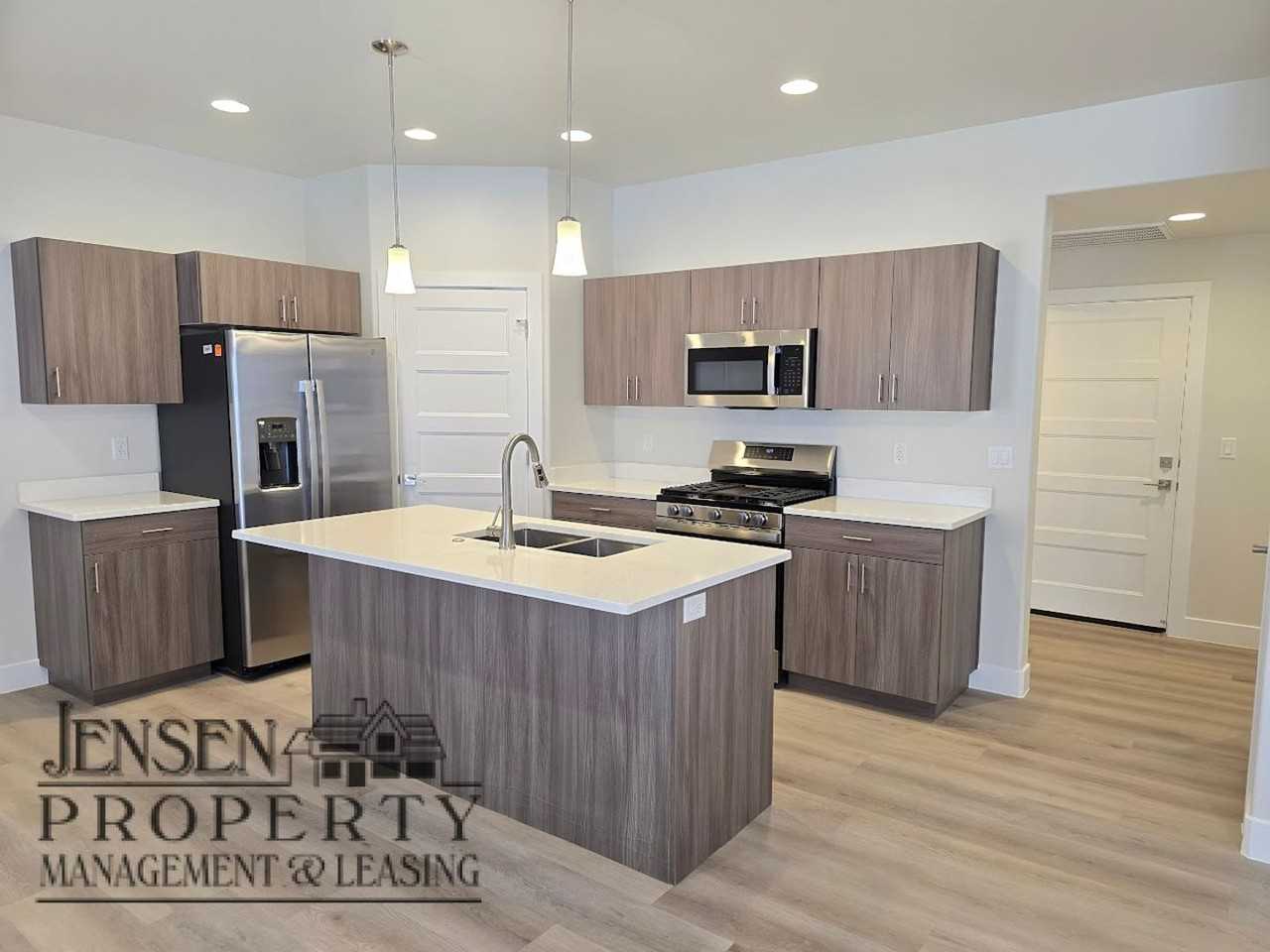 4122 Baywood Drive - Photo 7 of 30