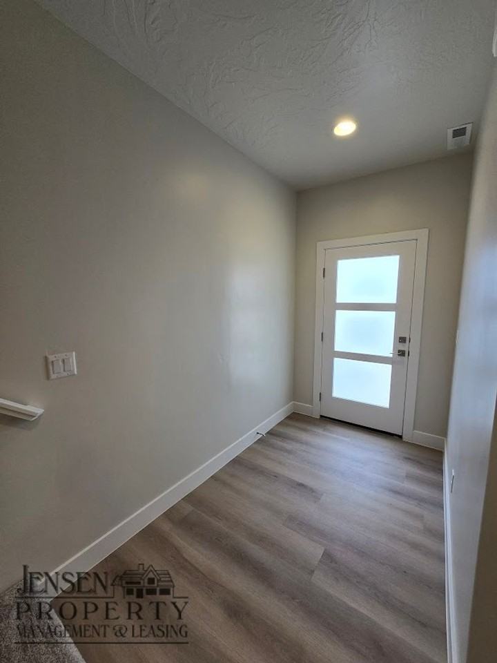 4117 Baywood Drive - Photo 3 of 28