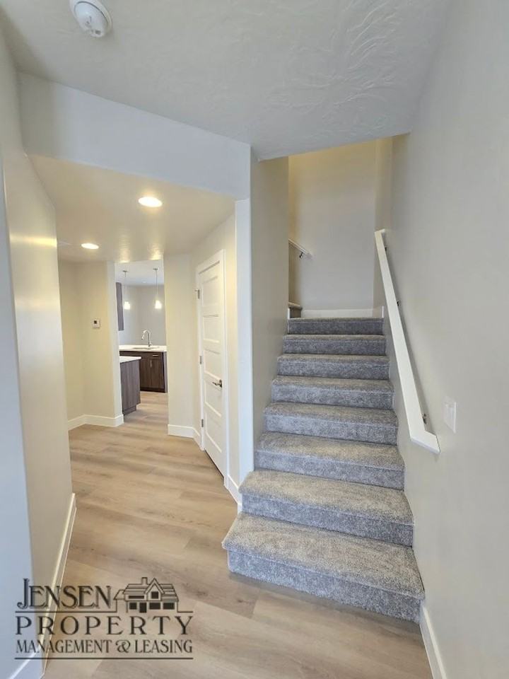 4117 Baywood Drive - Photo 5 of 28