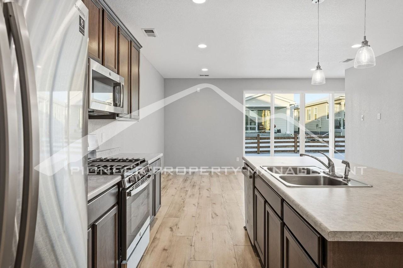 22135 East Stanford Drive - Photo 7 of 26