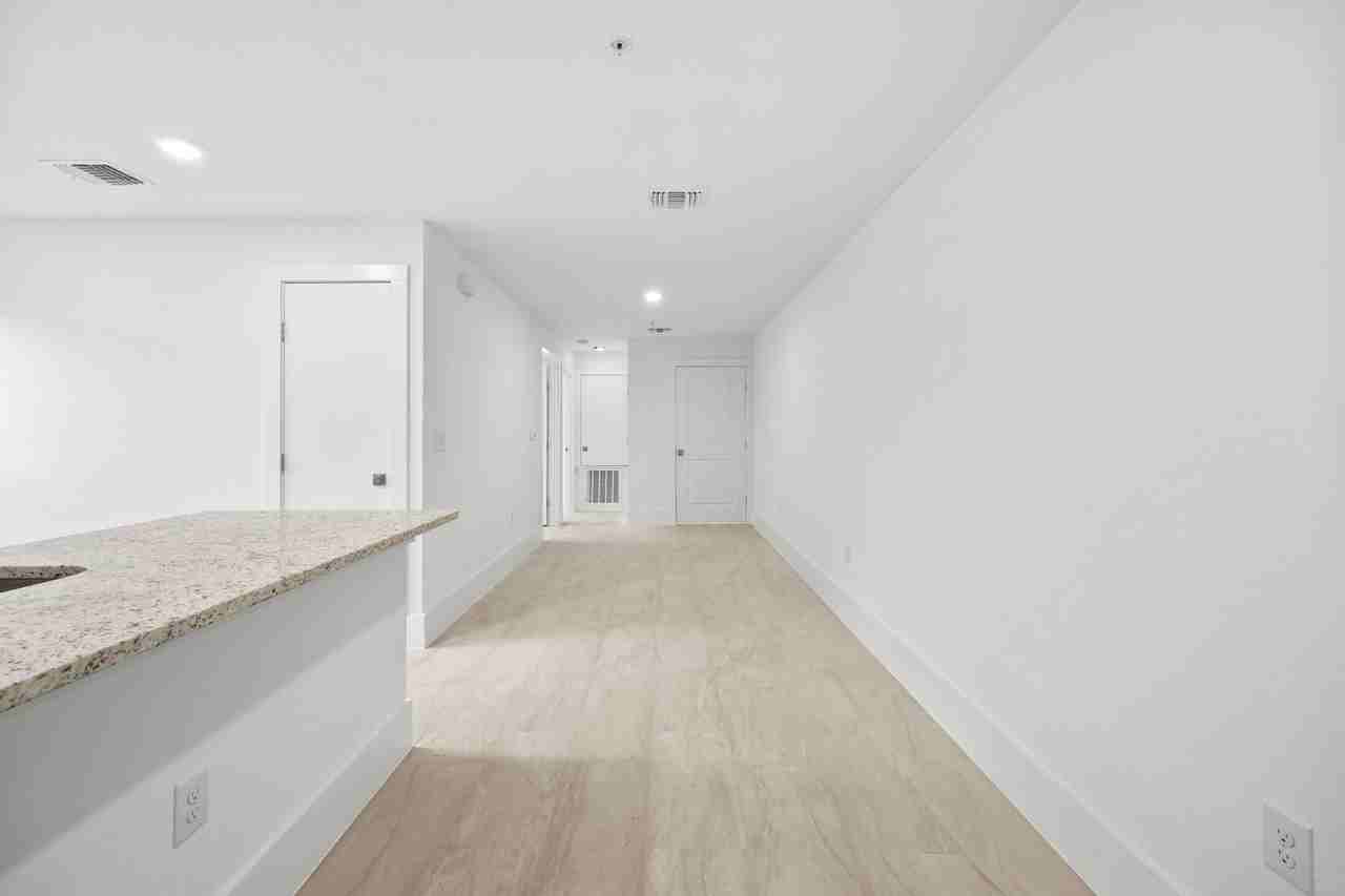 Ware - Photo 2 of 28