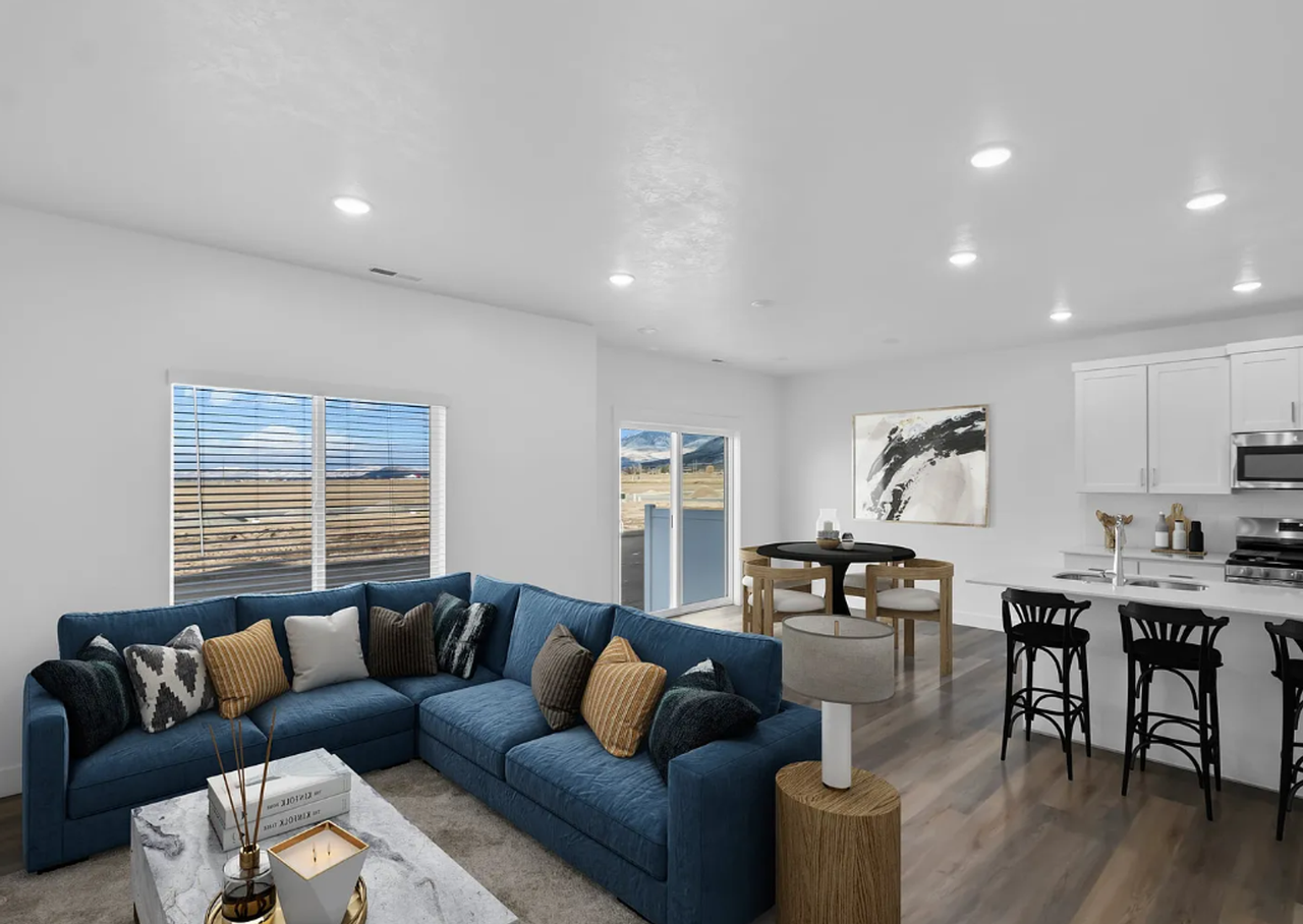 1013 E Malibu Ln - Photo 2 of 13