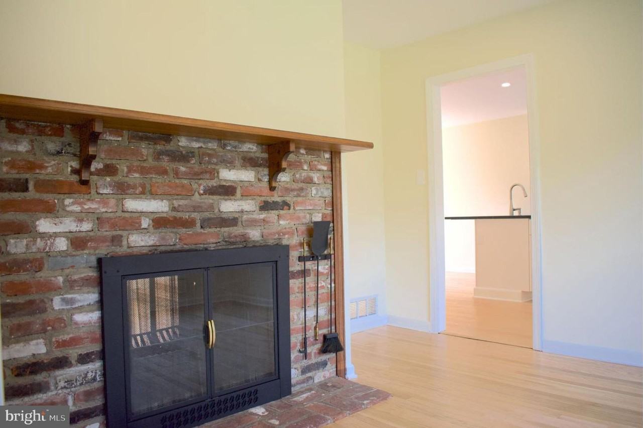 414 Warren Road - Photo 5 of 11