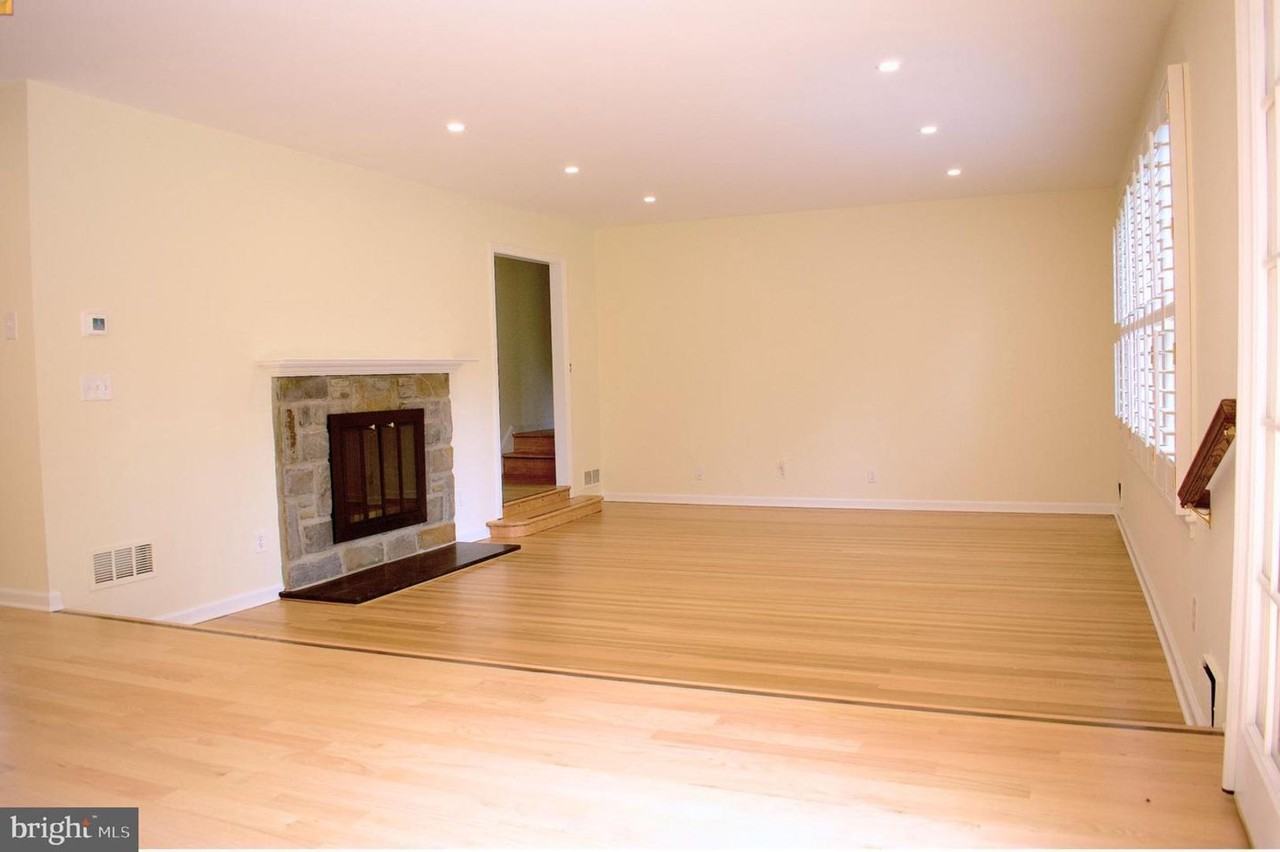 414 Warren Road - Photo 7 of 11