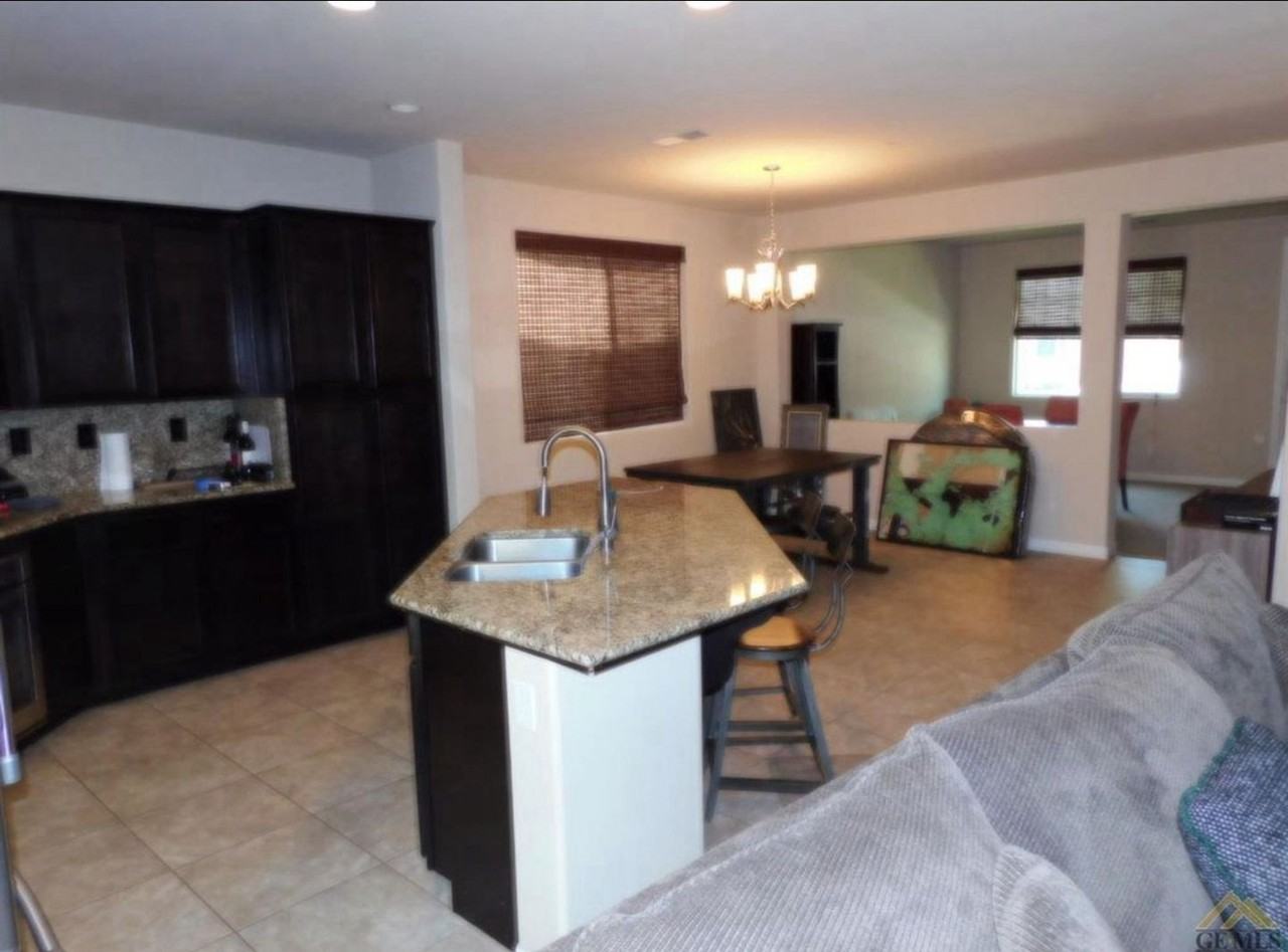 8207 Prentice Hall Dr - Photo 7 of 44